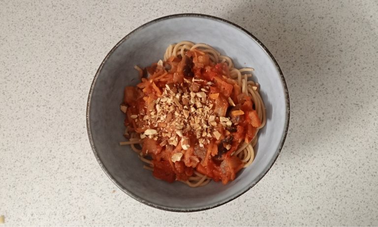 Healthy Spaghetti Bolognese with Veggies