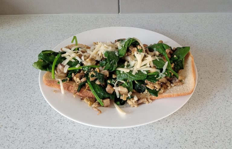 Healthy Mushroom, Spinach & Egg Scramble